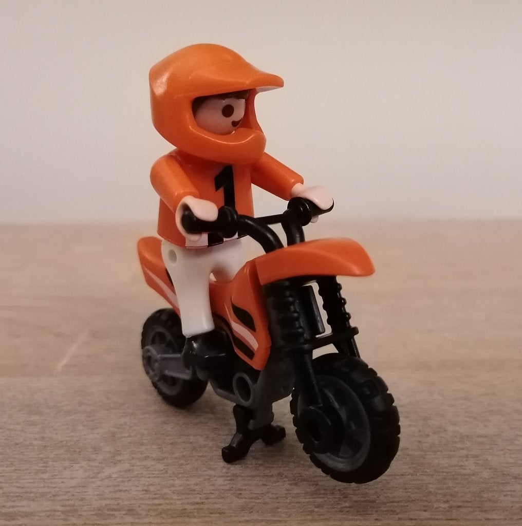 Playmobil 4698 Kind met motor, Zo goed als nieuw, Sports & action, Figuren, Complete set