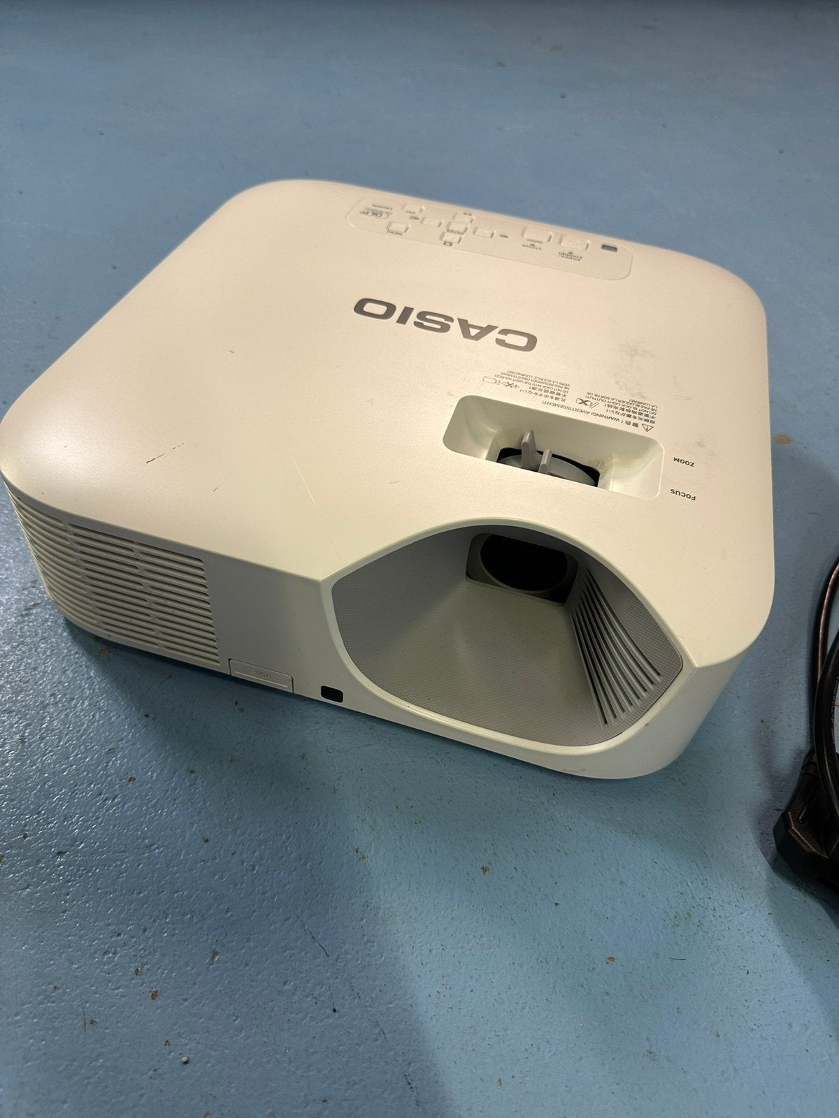 CASIO XJ-F210WN 3500 lumen LED-laserprojector, Audio, Tv en Foto, Beamers, Ophalen, Gebruikt, LED, Casio