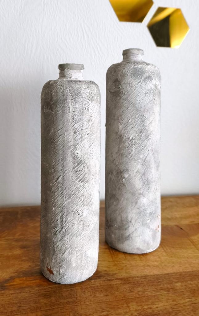 Decoratieve vazen / flessen in betonlook – set van 2, Ophalen, Zo goed als nieuw