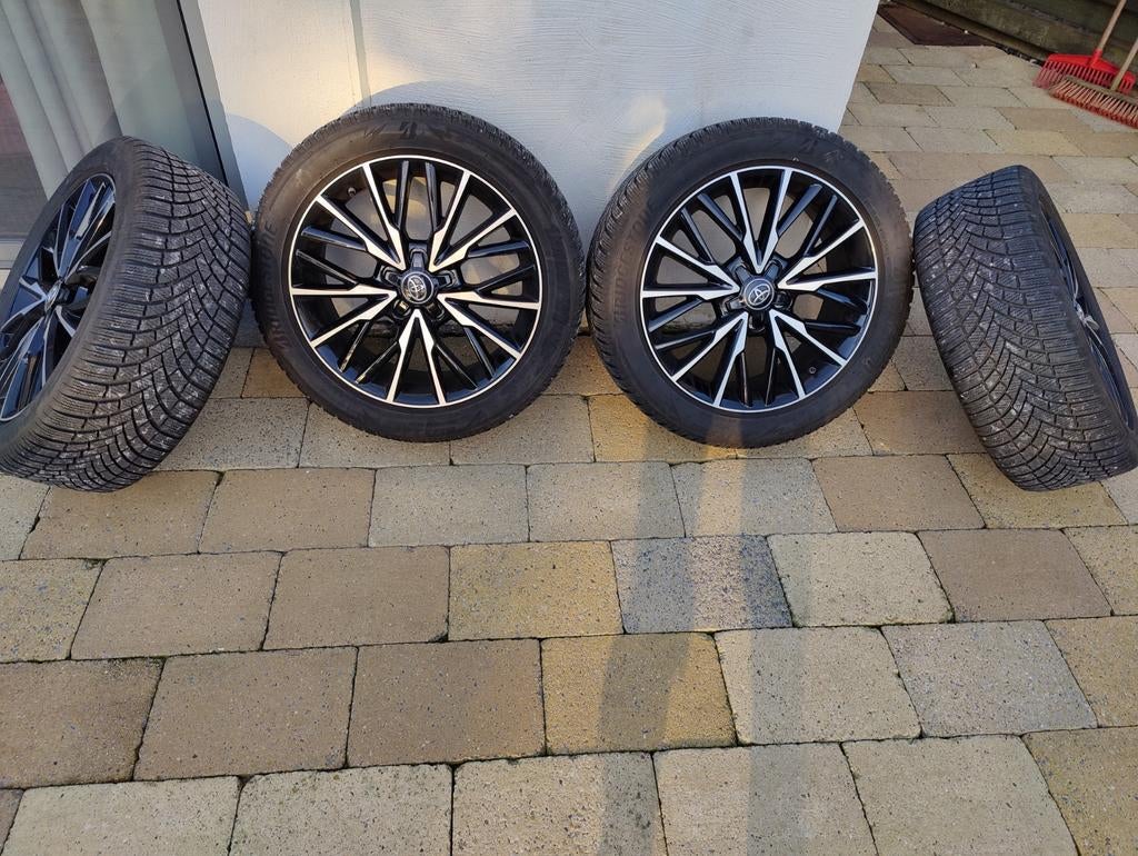 Toyota CHR velgen met winterbanden, Auto-onderdelen, Banden en Velgen, Ophalen, Winterbanden, Band(en)