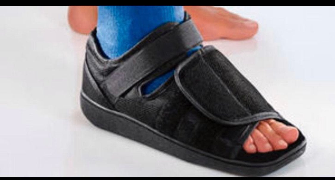 3 chaussures différent orthopédique, Enlèvement, Comme neuf