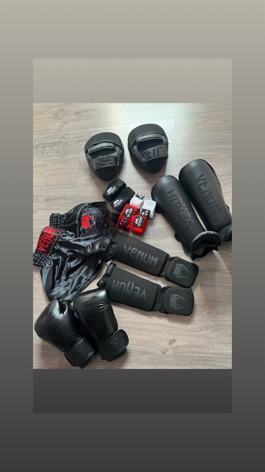 Kickboksen, Enlèvement, Comme neuf