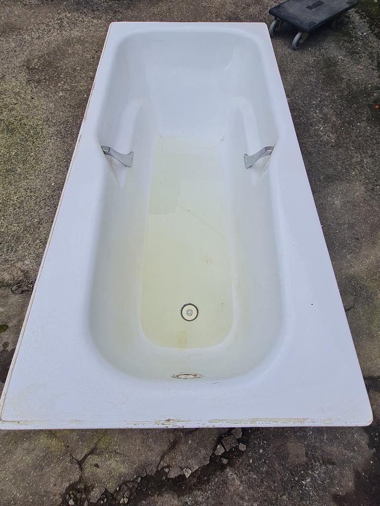 BAIGNOIRE EN ÉMAIL, BAIGNOIRE EN ACIER, BAIGNOIRE  ACRYLIQUE