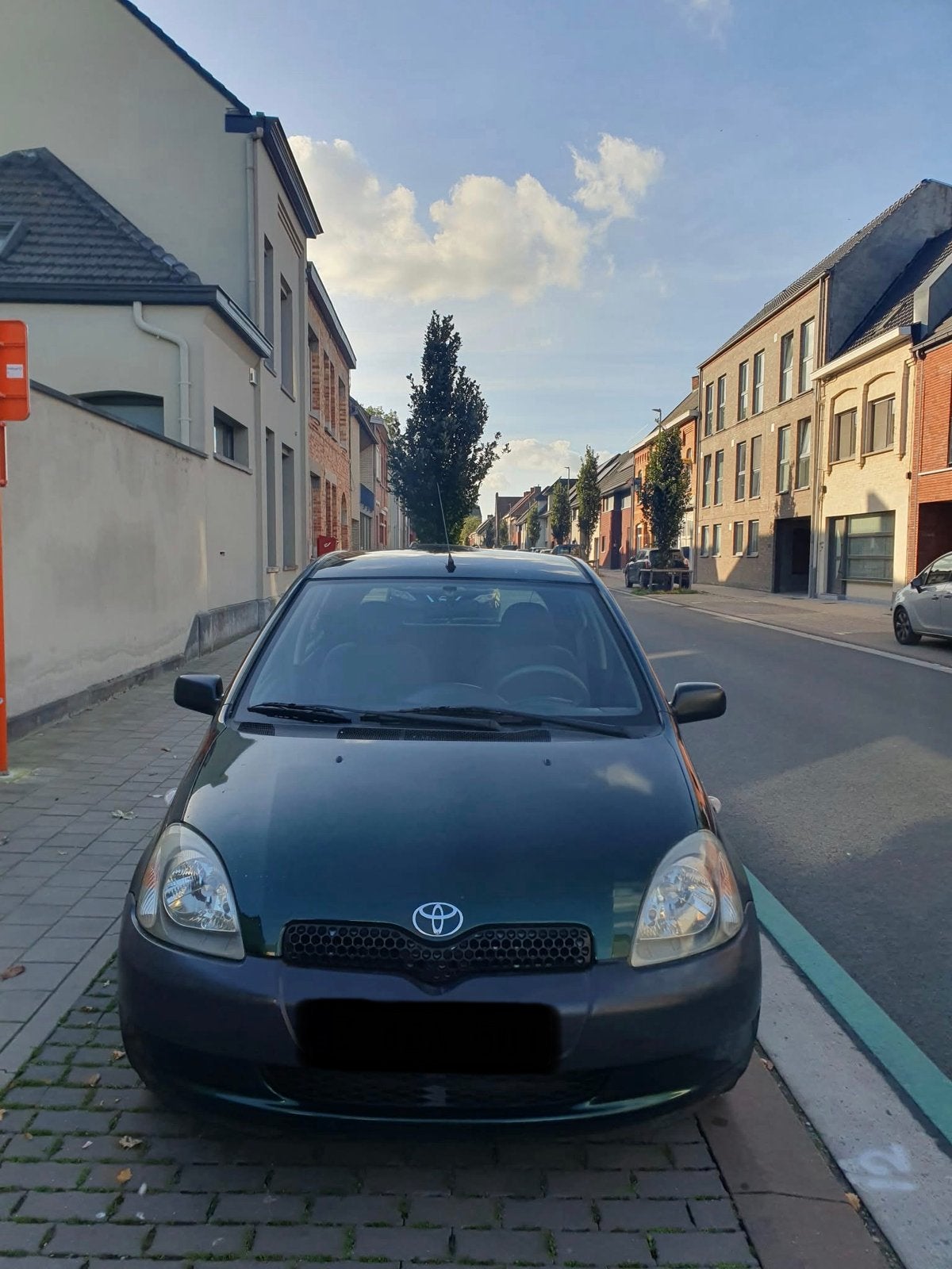 Toyota Yaris Blanco Gekeurd Benzine VVT-i 5-deurs, Auto's, Handgeschakeld, 5 deurs, Particulier, ABS