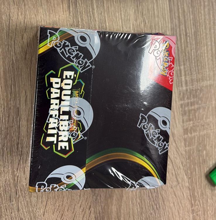 Pokemon  Équilibre Parfait BSTR PACK (perfect order) SEALED, Ophalen, Zo goed als nieuw