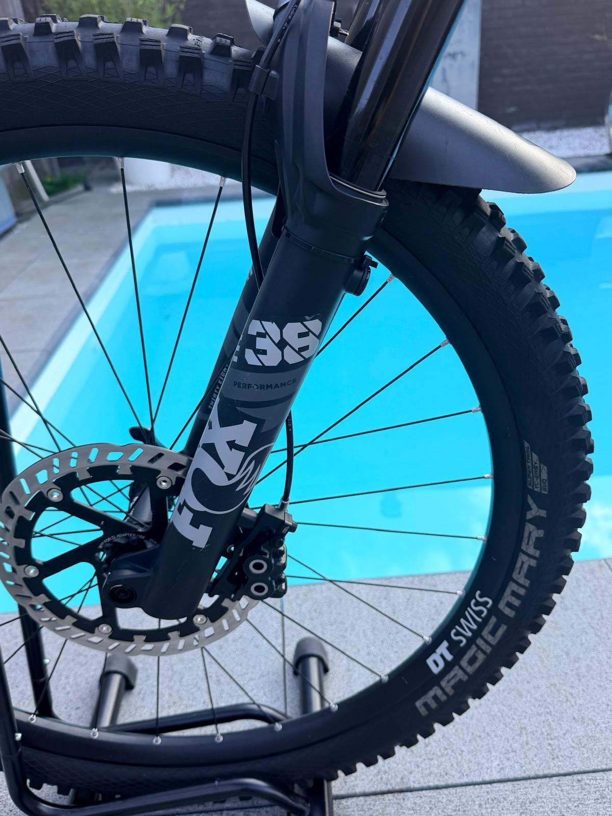 EMTB, Fietsen en Brommers, Ophalen, Zo goed als nieuw