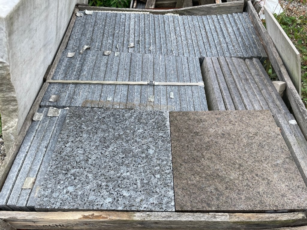 Dalles en granit 40x40x3 cm - gris/bleu flammé et brun 50 m², Enlèvement, 40 à 60 cm, 40 à 60 cm, 10 m²² ou plus