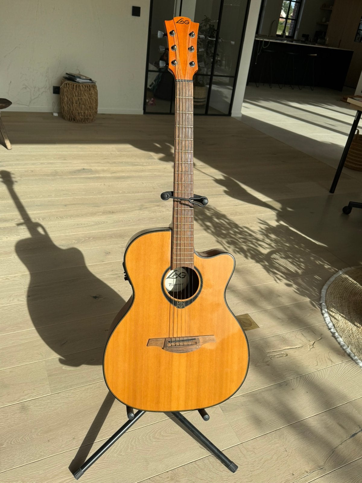 Elektrisch akoestische gitaar LAG Tramontane T66ACE, Muziek en Instrumenten, Ophalen, Zo goed als nieuw