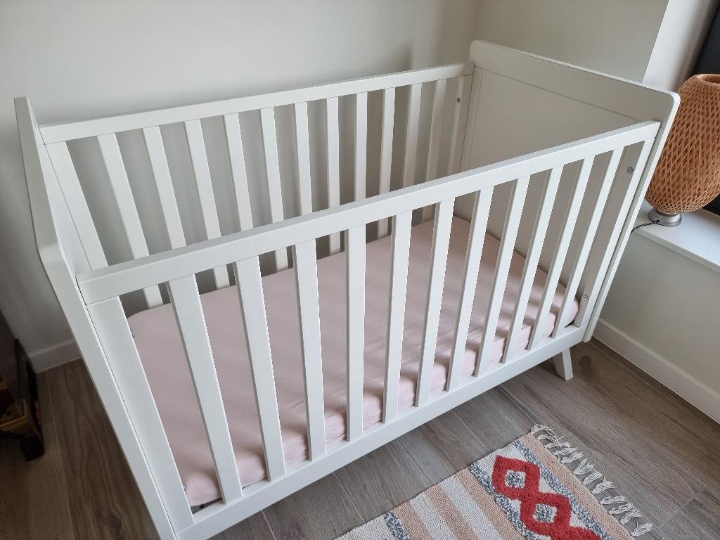 Baby ledikant (Bopita) & toebehoren, Ophalen, Zo goed als nieuw, Ledikant