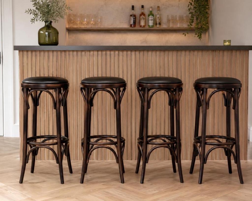 4 stijlvolle barkrukken, Huis en Inrichting, Barkrukken, Ophalen, Zo goed als nieuw, Hout