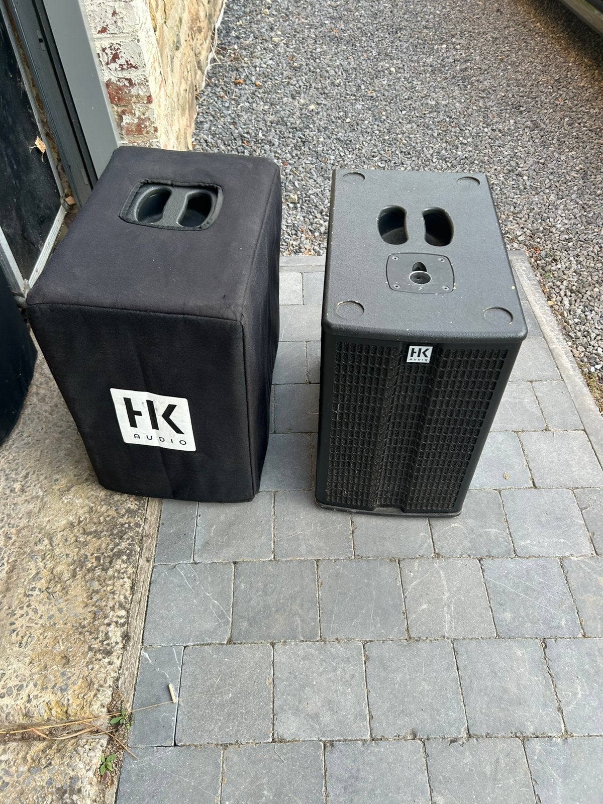 2 caisson de basse amplifiés Hk éléments e110a, Enlèvement, Utilisé, Sono