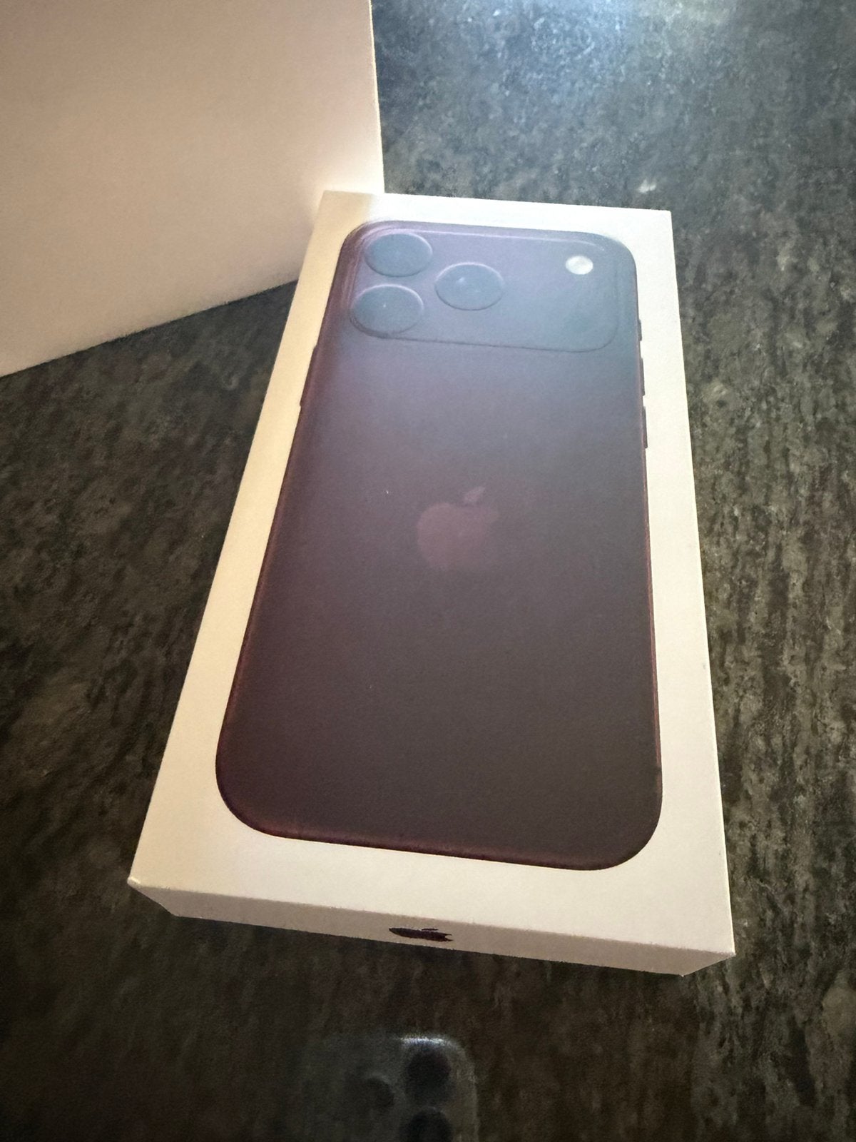 Iphone 18 pr 256gb Burgundy Factuur - Garantie, Télécoms, Enlèvement ou Envoi, IPhone 18 Pro
