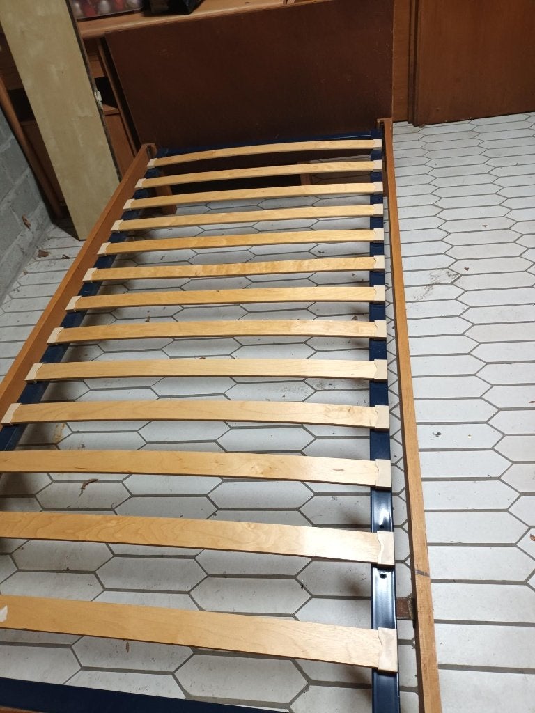 Gratis eenpersoonsbed met lattenbodem, 100 cm, Une personne, Brun, Enlèvement