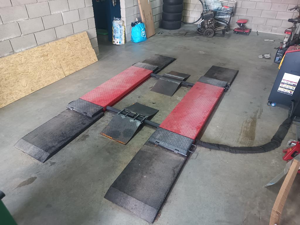 Weber tools poetsbrug autobrug bandenbrug schaarbrug, Ophalen, Zo goed als nieuw