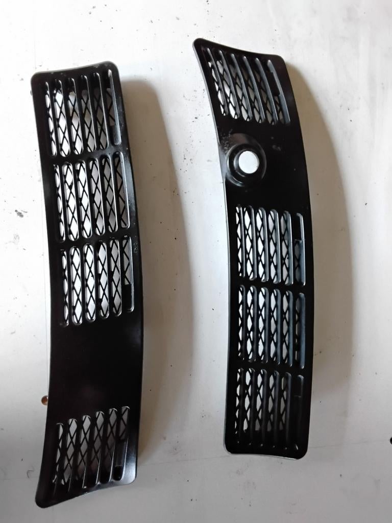Grilles de bas de pare brise BMW E30, Enlèvement ou Envoi, BMW