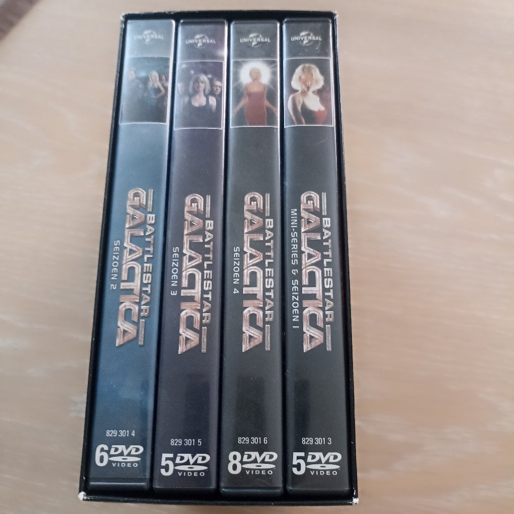 DVD Box Battlestar Galactica ( alle 4 seizoenen ), Ophalen of Verzenden