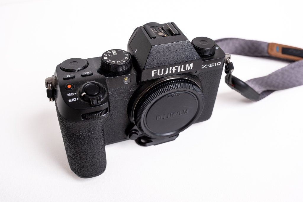 Appareil photo Fujifilm X-S10 avec 9500 clics, TV, Hi-fi & Vidéo, Pare-soleil, 26 mégapixels, Comme neuf, Fujifilm