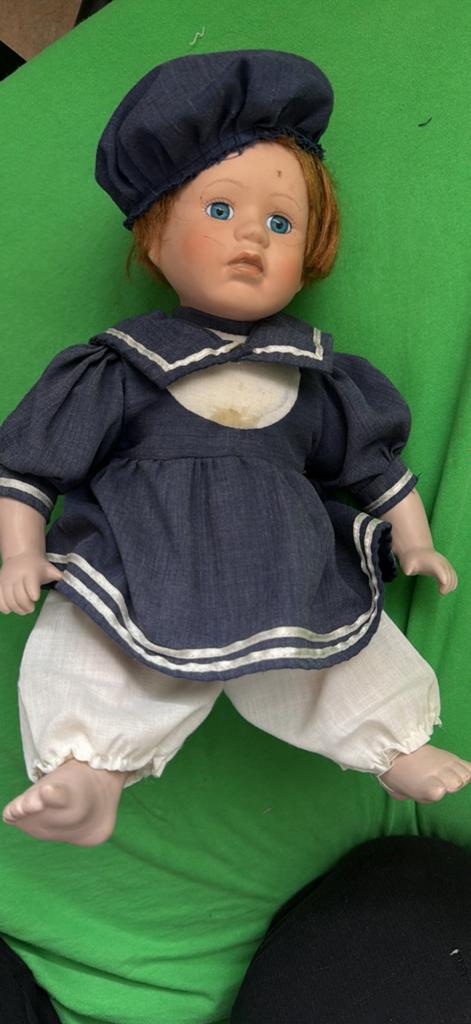 ANTIEKE POP UIT COLLECTIE PORSELEIN, Verzamelen, Ophalen, Zo goed als nieuw, Pop