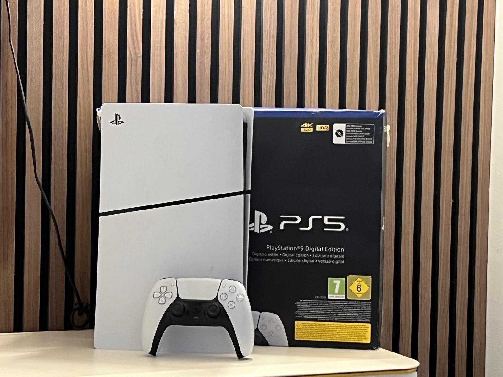 PS5 DIGITAL 1 TB, Games en Spelcomputers, Ophalen, Zo goed als nieuw