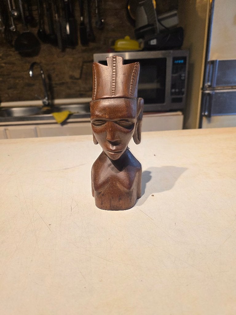 Art africain statuette de femme en bois sculpter, Antiquités & Art, Bois, Enlèvement ou Envoi, Brun, Buste