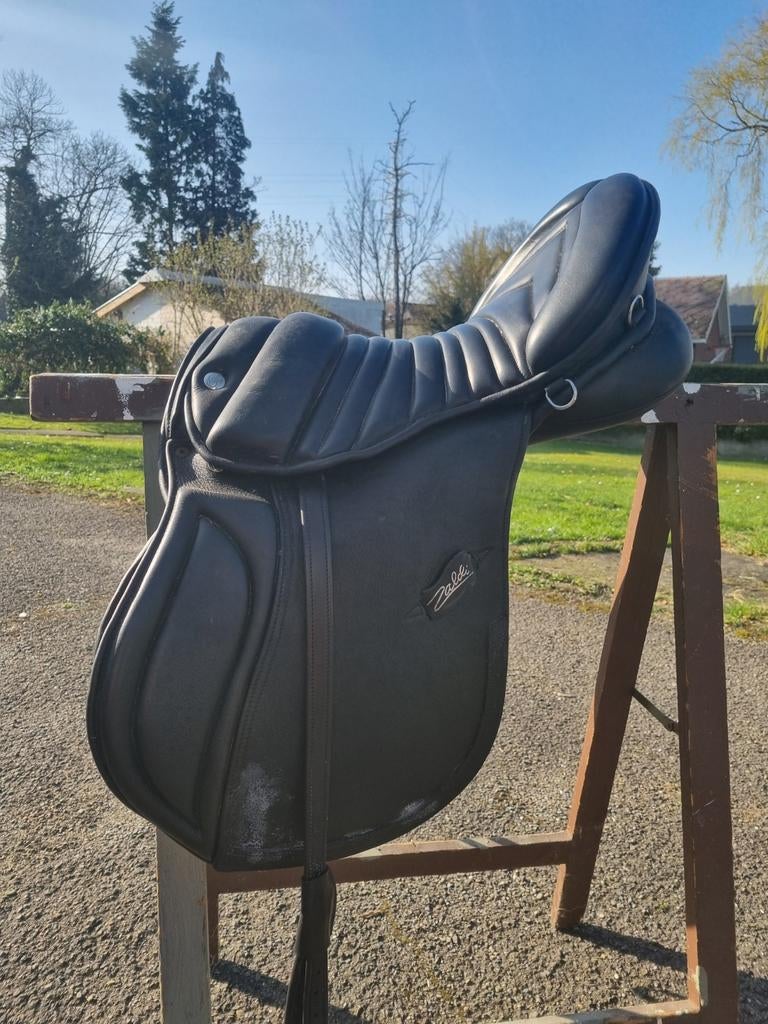 Selle Zaldi 17,5 pouces, Enlèvement
