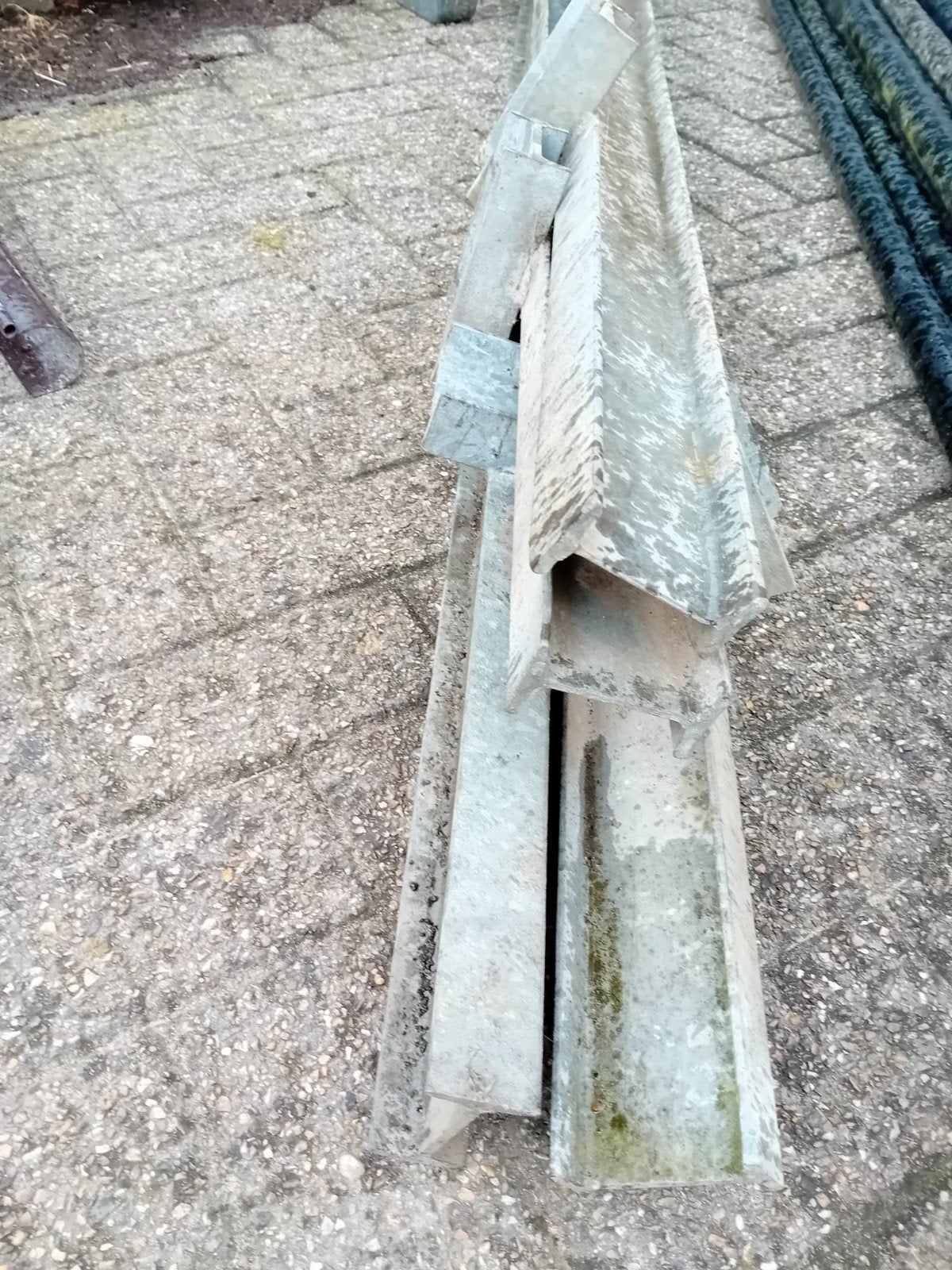 Poutrel, Doe-het-zelf en Bouw, Ophalen