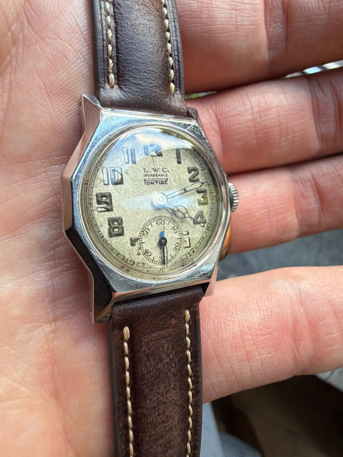 Rare Montre Vintage PONTIAC L.W.C. Boîtier François Borgel, Handtassen en Accessoires, Ophalen, Staal, Polshorloge