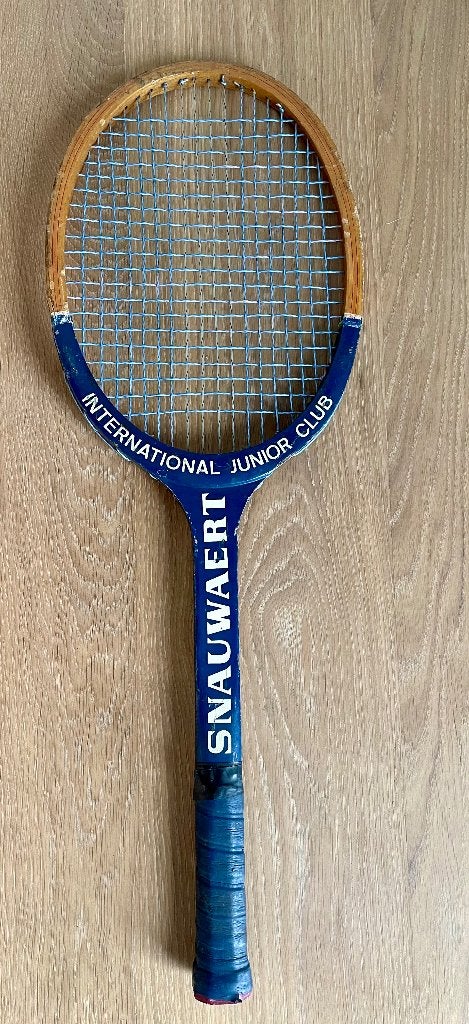 Retro houten tennisracket, Ophalen