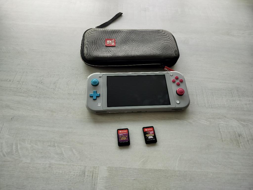Nintendo Switch Lite Zacian Zamazenta Edition, Consoles de jeu & Jeux vidéo, Enlèvement, Gris, Utilisé, Avec housse de protection ou sac