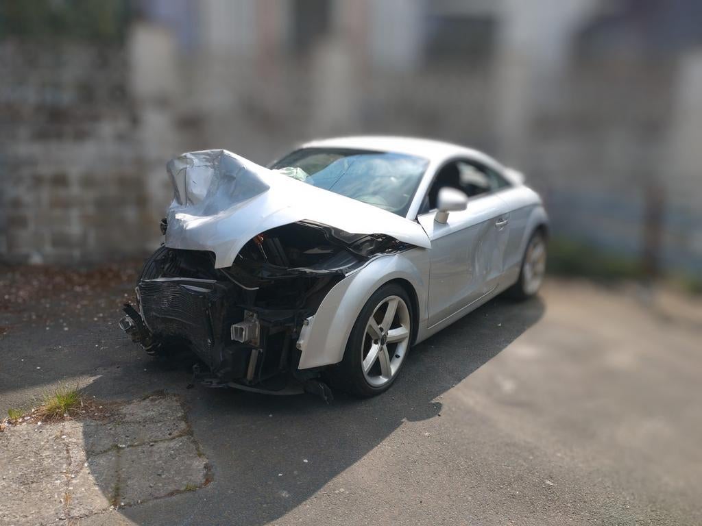 Audi TT accidenté, Audi
