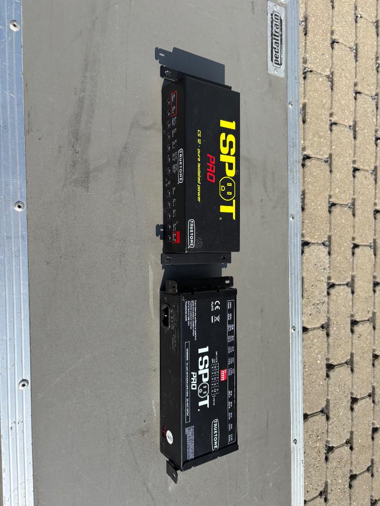 Truetone 1Spot CS-12 voeding (2x), Musique & Instruments, Enlèvement, Comme neuf, Autres types