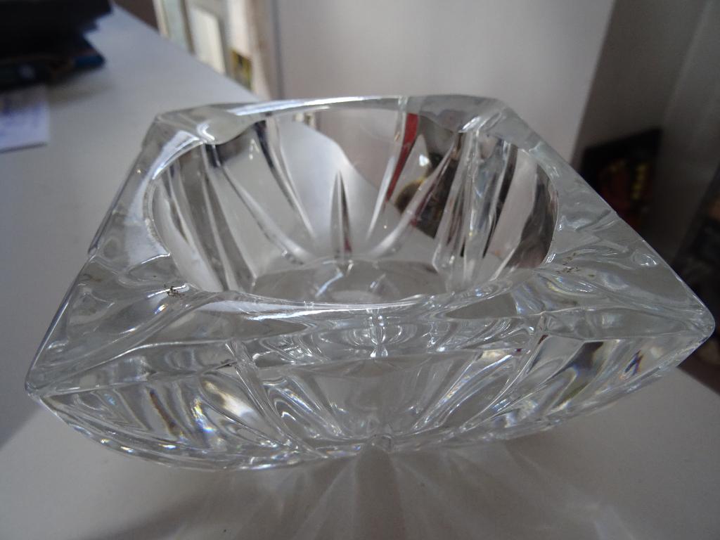 Cendrier en cristal taillé, style vintage 1970., Collections, Enlèvement ou Envoi, Comme neuf, Cendrier