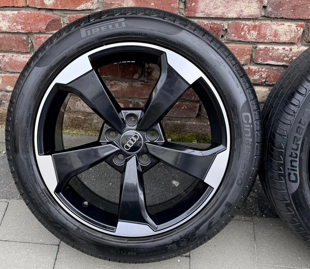245/45 R18 audi rs style velgen met runflat banden, Ophalen, Audi