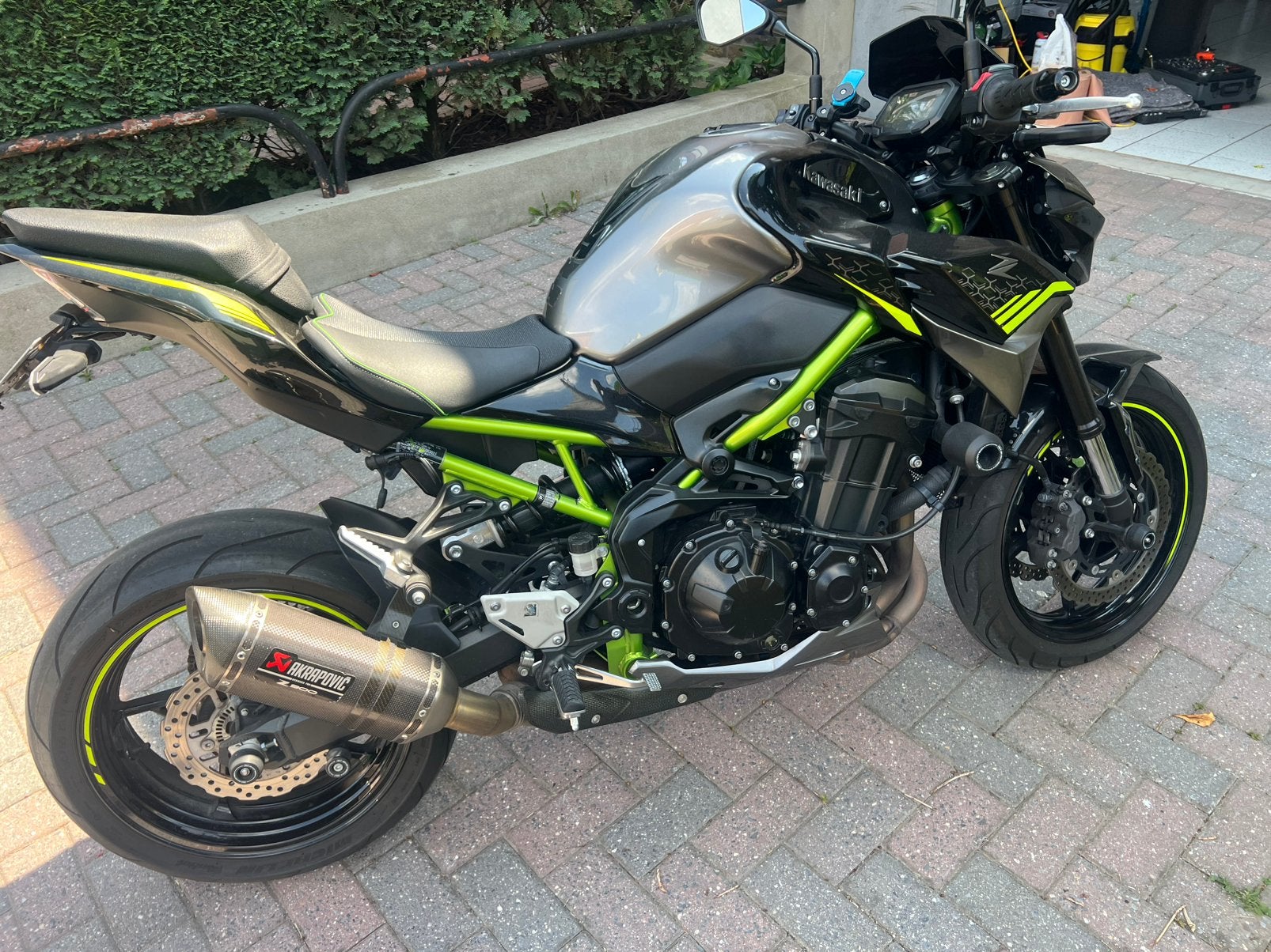 Z900, Particulier