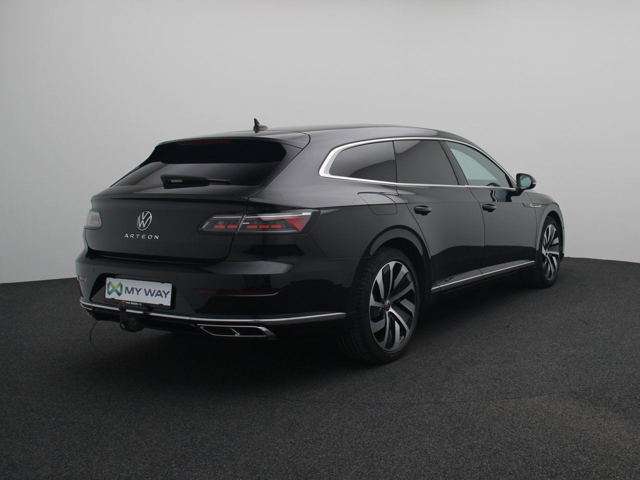 Volkswagen Arteon Shooting Brake R-Line Business Premium 1.5, Auto's, Arteon, Zwart, 154 g/km, Sportstoelen