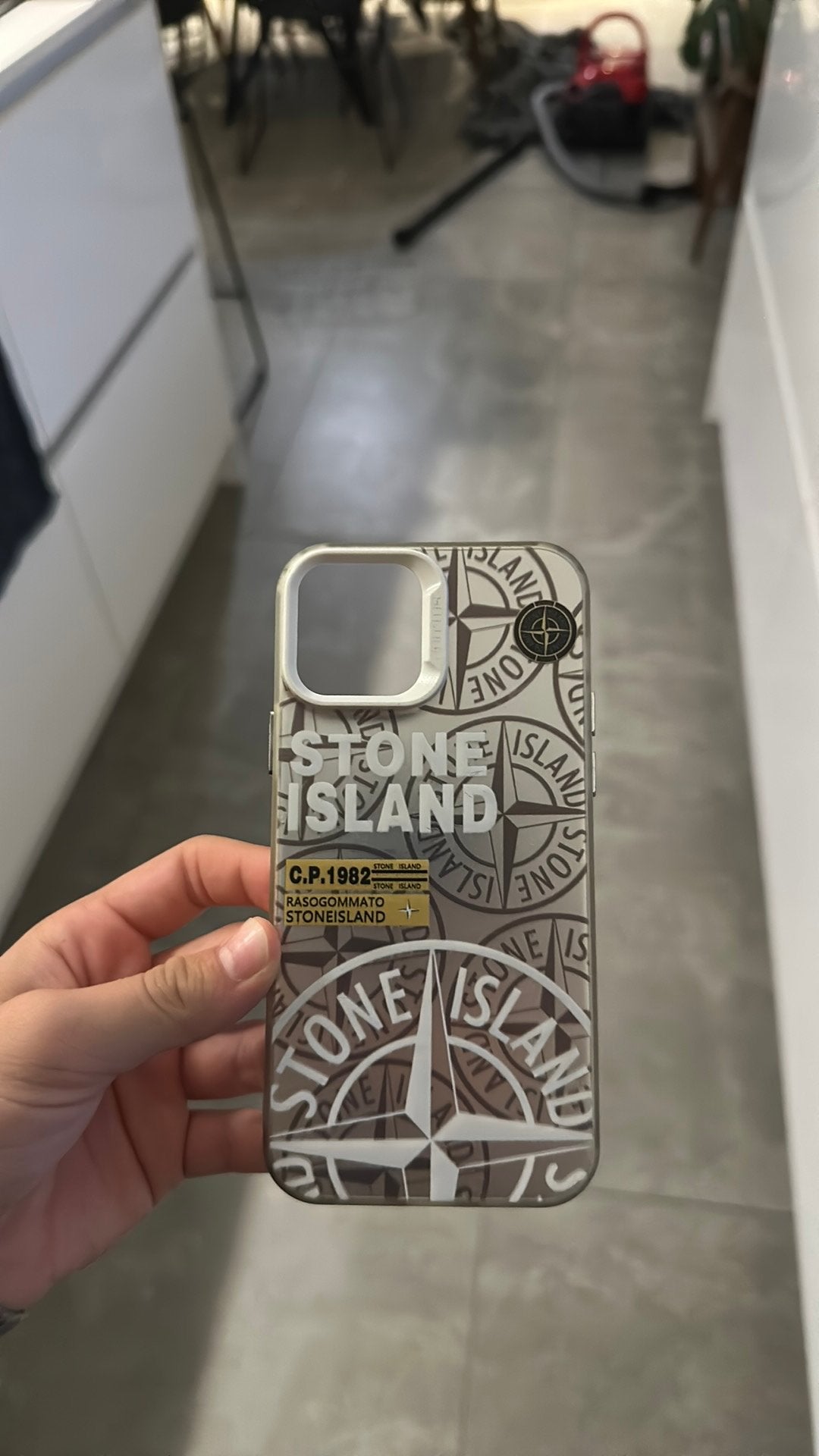 Stone Island hoesje iphone 12 pro, Télécoms, Enlèvement ou Envoi, Utilisé, IPhone 12 Pro, Gris