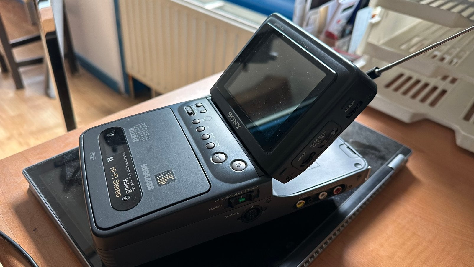 Sony GV-300E Video Walkman — defecte Video8 TV Recorder, Ophalen, Walkman