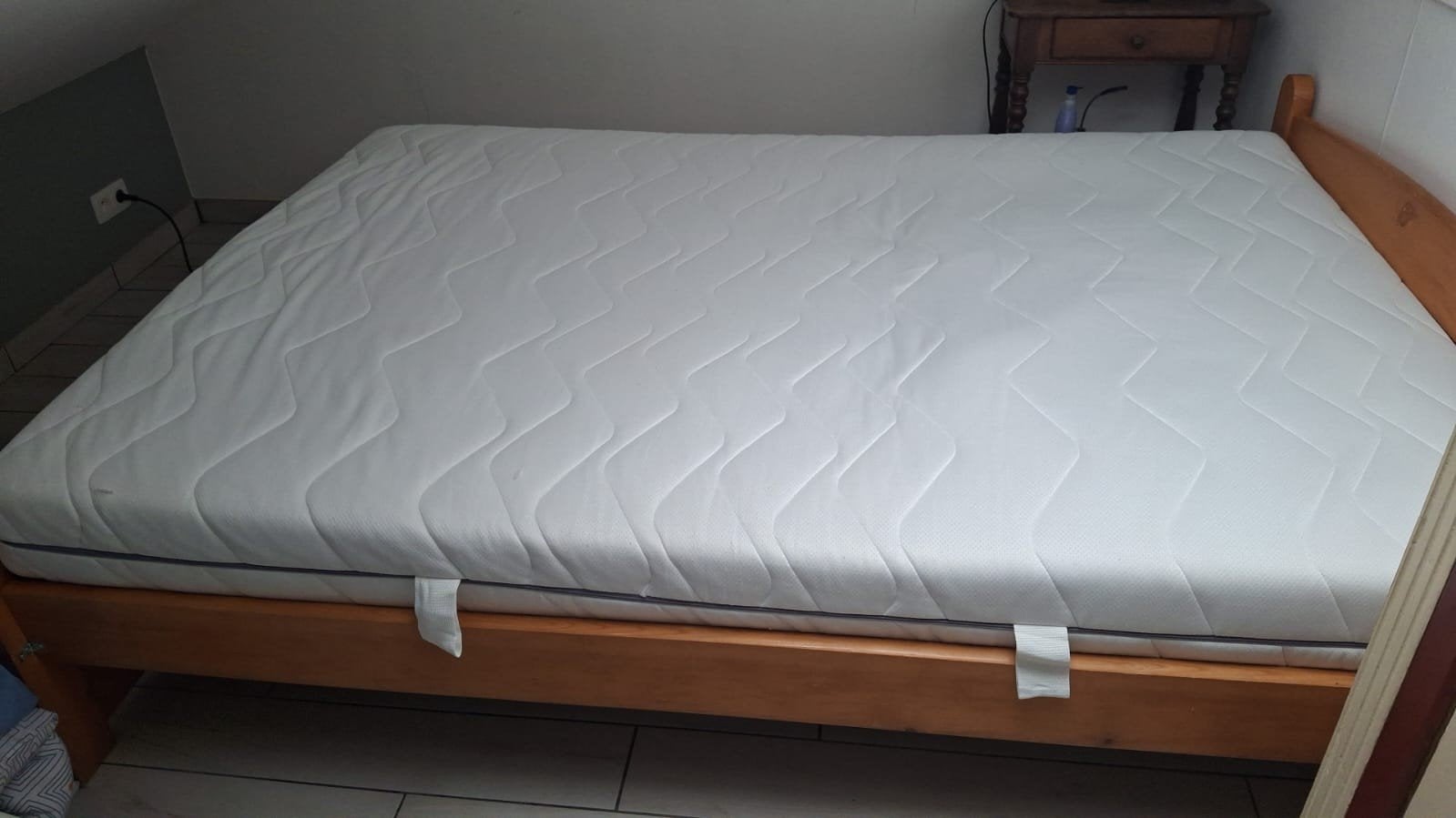 Lit largeur140 cm, Bois