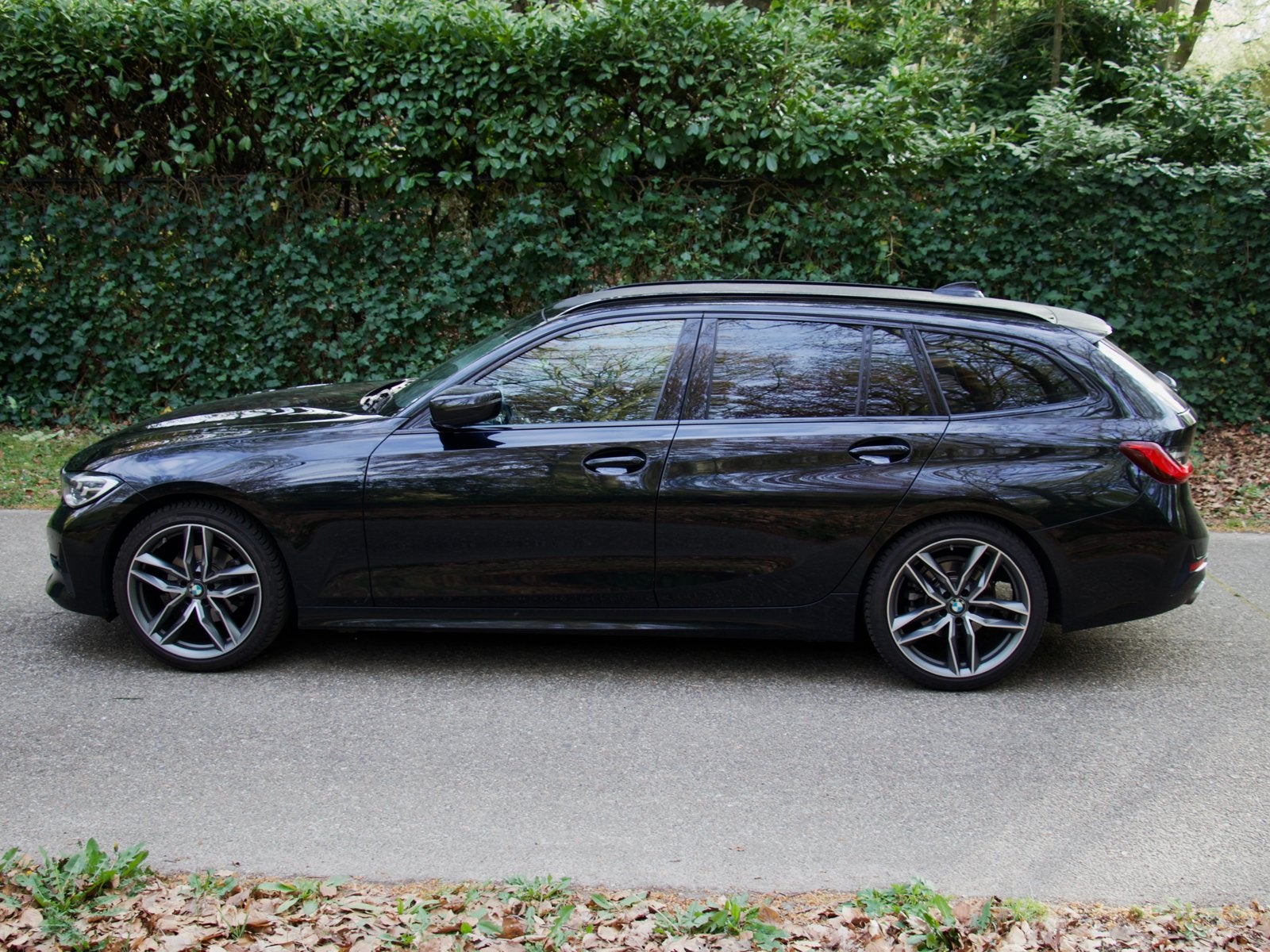 BMW 320i Touring | Trekhaak | CarPlay | Sportline | Topstaat, Auto's, BMW, Automaat, 1998 cc, Achterwielaandrijving, 4 cilinders