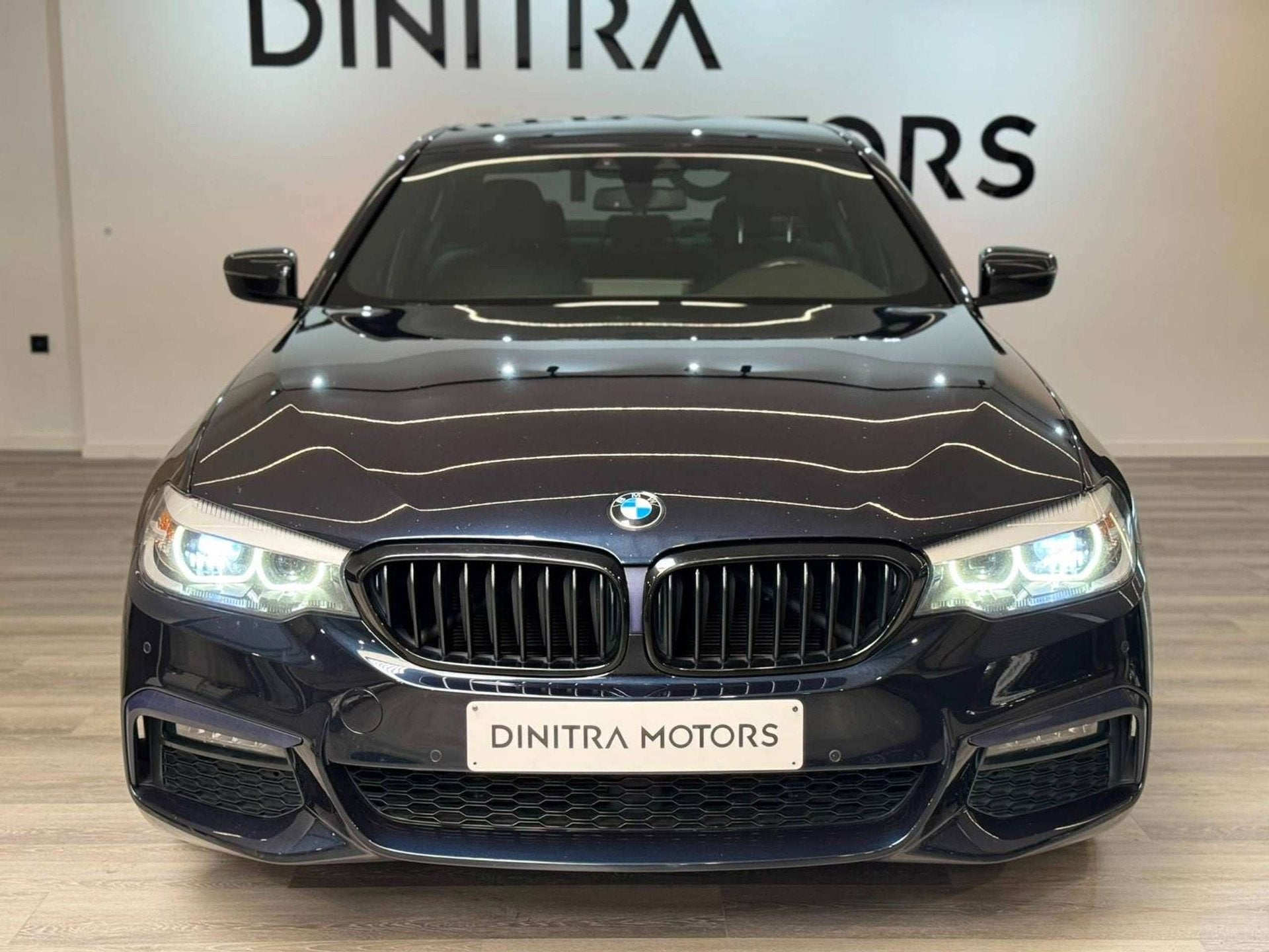 BMW 530 Hybride M-Sport - Carplay/Navi/Cruise/LED/Memory, Gebruikt, Zwart, Bedrijf, Hybride Elektrisch/Benzine