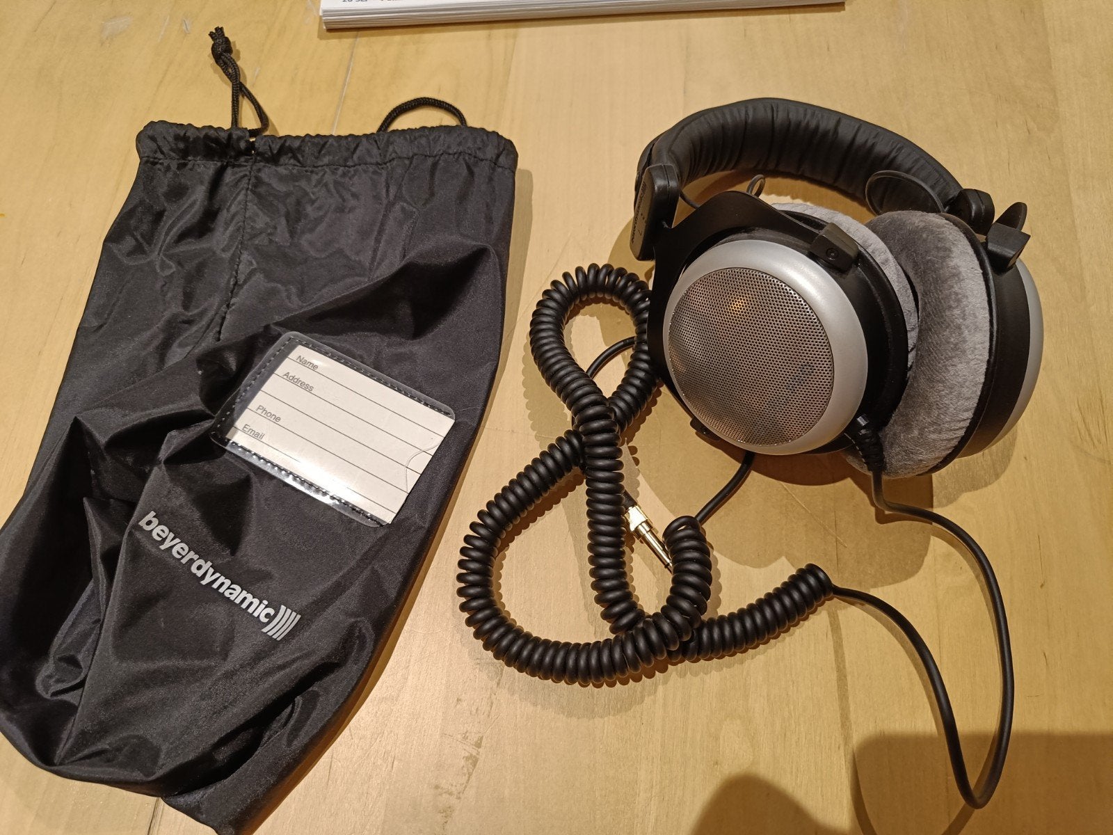 Hoofdtelefoon Beyerdynamic DT 880 PRO, TV, Hi-fi & Vidéo, Beyerdynamic, Housse/étui de transport, Enlèvement ou Envoi, Comme neuf