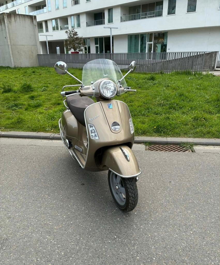 Vespa Piaggio GTS300 Goudkleurig, Fietsen en Brommers, Scooters | Vespa, Ophalen, Overige modellen, Benzine, 278 cc