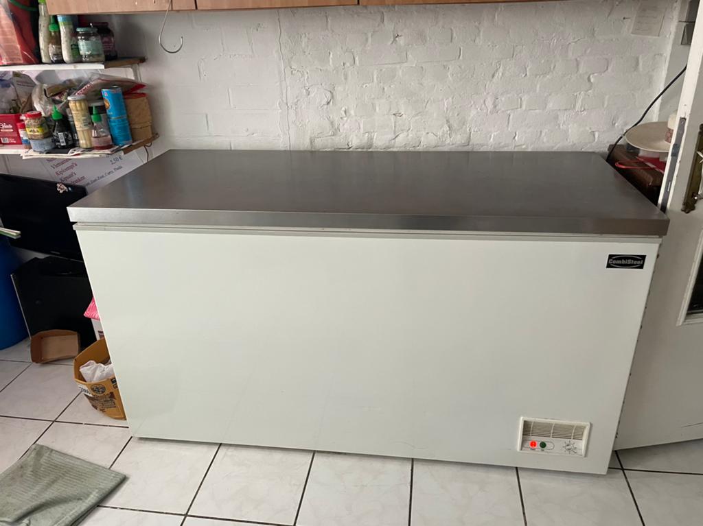 Grote diepvrieskist van Combisteel., Elektronische apparatuur, Vriezers en Diepvrieskisten, Vrieskist, Zo goed als nieuw, Vrijstaand