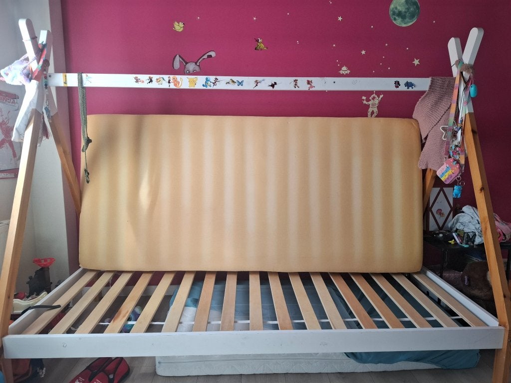 Tipi kinderbed 90 x 200 cm - 2 beschikbaar, Ophalen, 85 tot 100 cm, Gebruikt, Lattenbodem