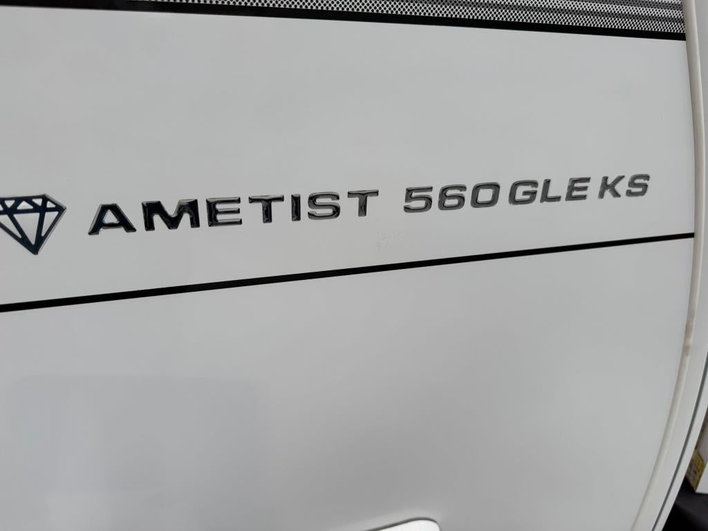 Kabe Ametist 560 GLE KS 2025 met XT mover en Thule luifel, 2 aparte bedden, Rondzit, Schokbreker, 7 tot 8 meter