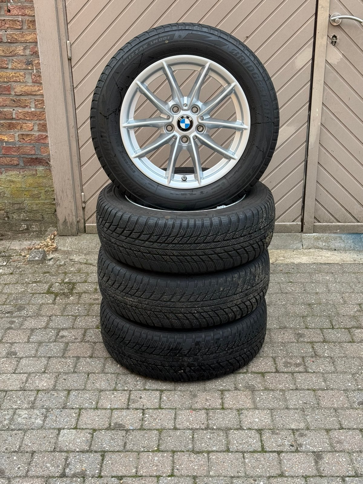 Originele BMW 774 winterset 205/60 R16 met TPMS, Autos : Pièces & Accessoires, Pneus & Jantes, Pneus hiver, 16 pouces, Véhicule de tourisme