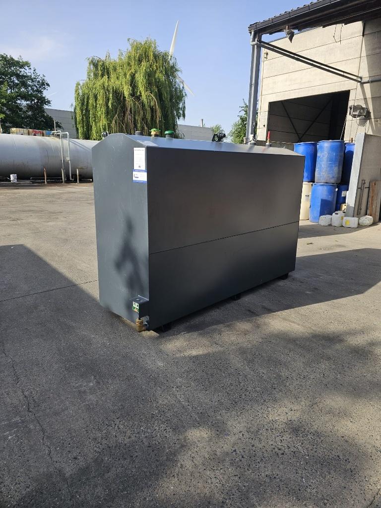 Dubbelwandige mazouttank 2000L, Doe-het-zelf en Bouw, Ophalen, Zo goed als nieuw