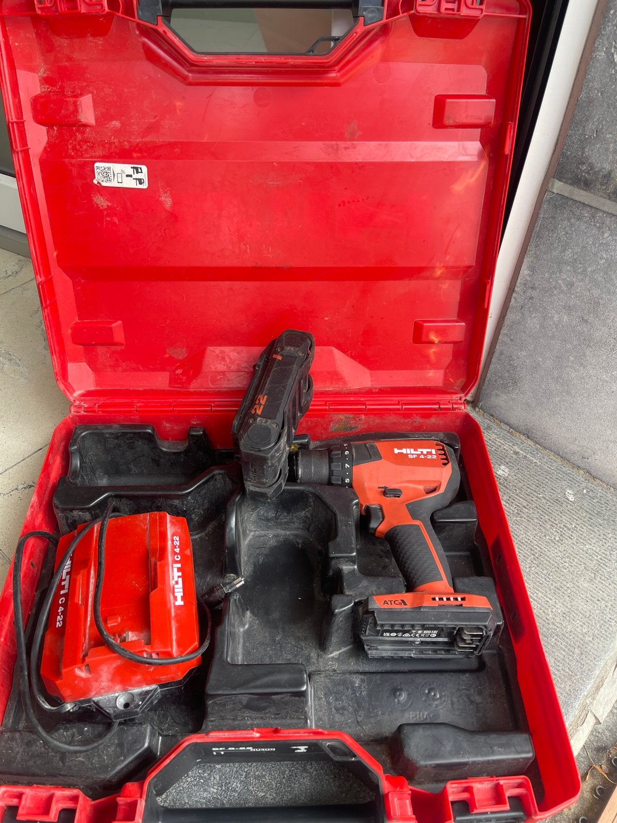 Perceuse-visseuse Hilti SF 4-22 + batterie 22V + chargeur, Autos : Pièces & Accessoires, Batteries & Accessoires, Enlèvement ou Envoi