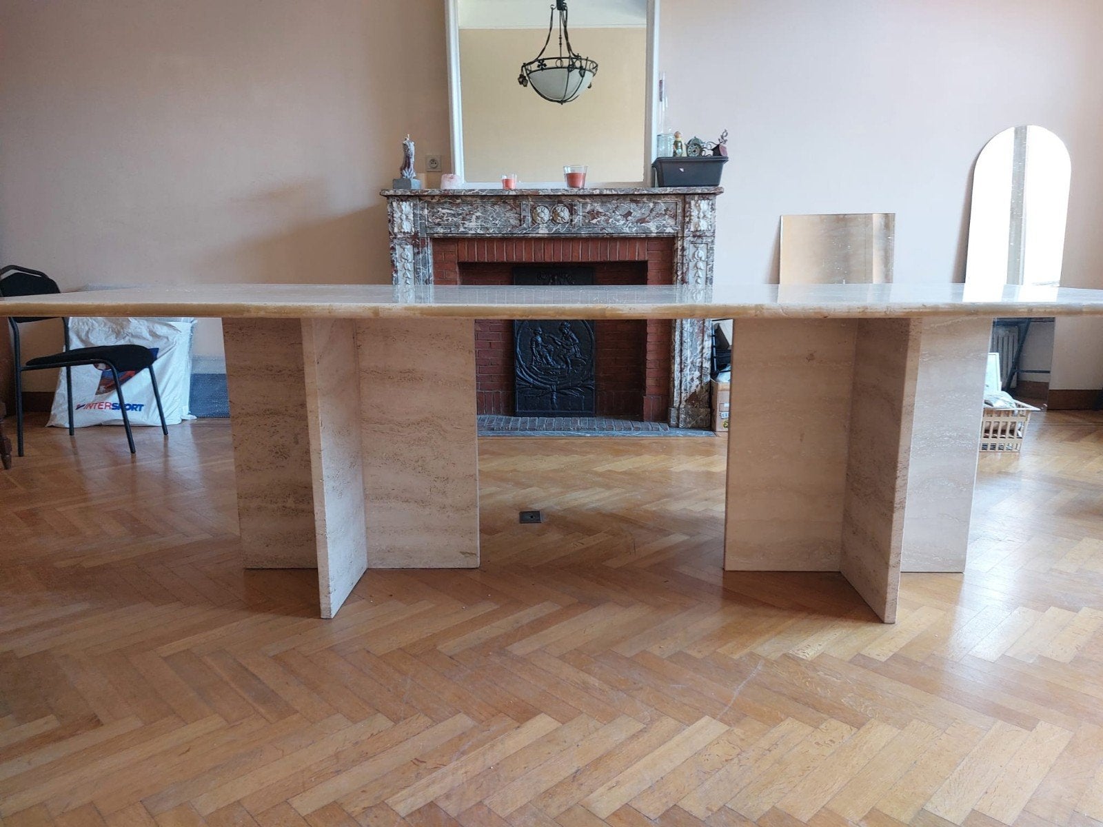 Table à manger en travertin, Maison & Meubles, Ameublement | Revêtements de sol, Enlèvement