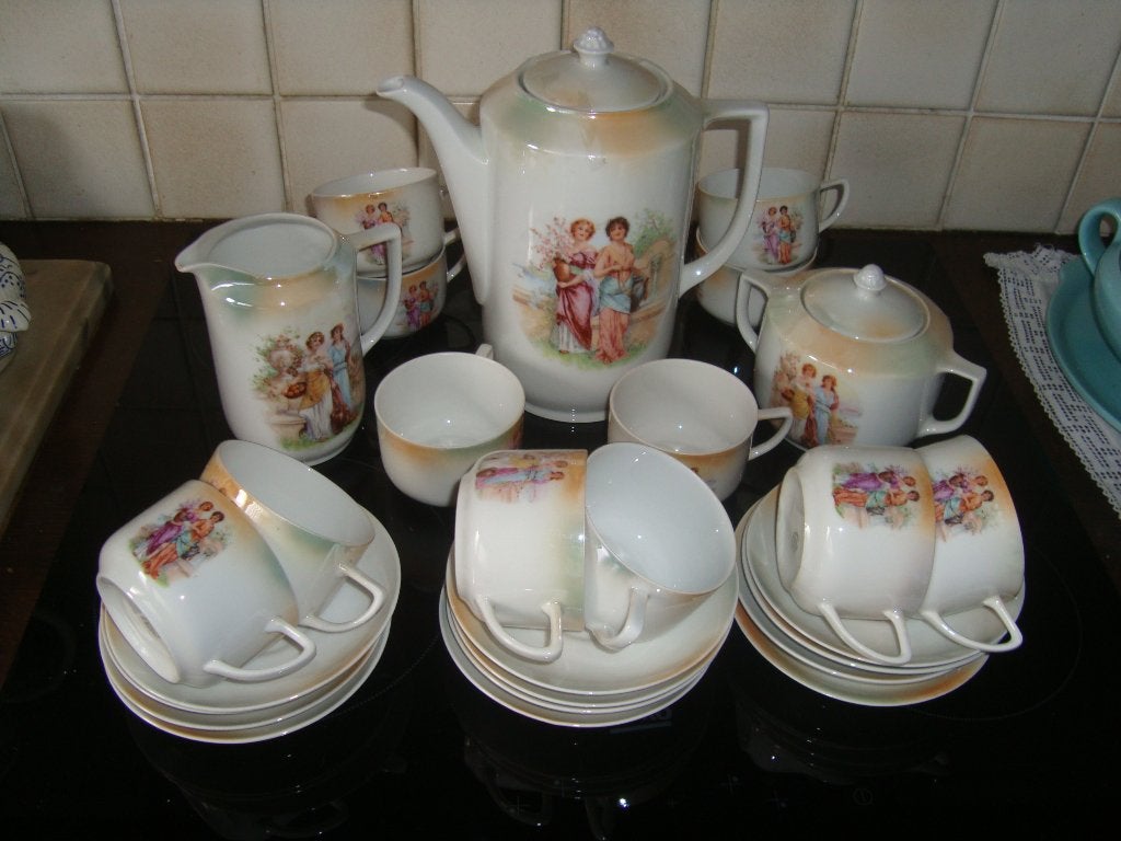 Service à café en porcelaine. Années 1930., Enlèvement